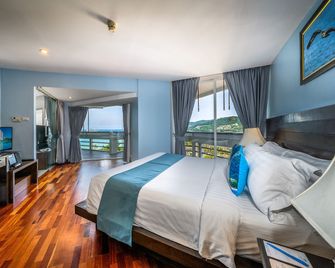 Andaman Beach Suites Hotel - Patong