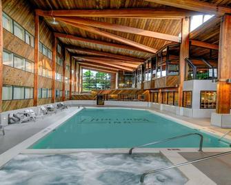 Great Location! Cozy Room | Access to Ski Lockers - Lake Louise - Pool