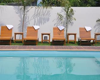 Paragon Hotel - Mandalay - Pool