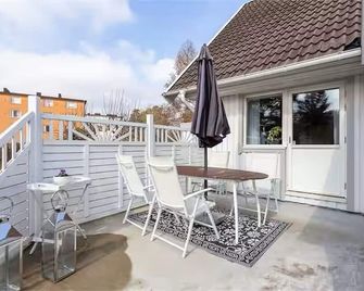 Spacious villa in a quiet area - Fellingsbro - Balcony