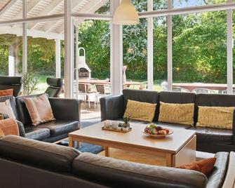 Awesome Home In Dannemare With Sauna - Dannemare - Sala de estar