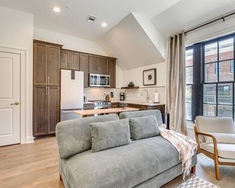 Lovely Savannah Studio: 1 Mi to Historic District! - סאוואנה - סלון