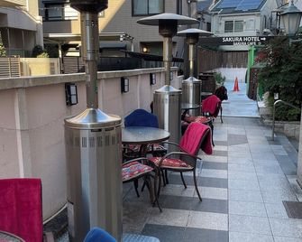 Sakura Hotel Hatagaya - Tokio - Balcón