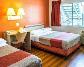 Motel 6 Bakersfield, Ca - Convention Center - Bakersfield - Slaapkamer
