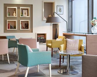 B&B HOTEL Cergy Port - Cergy - Lounge