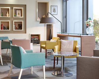 B&B HOTEL Cergy Port - Cergy - Lounge