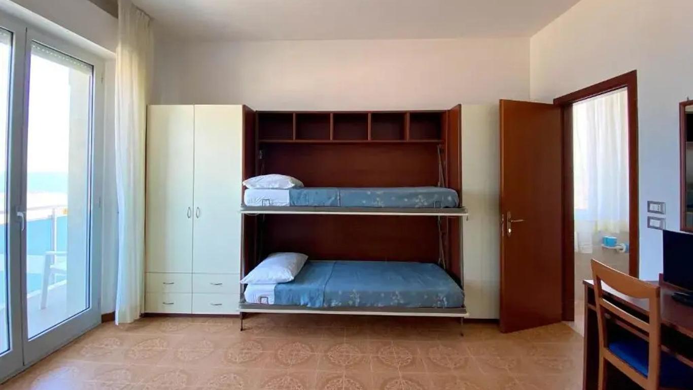 Hotel Sayonara