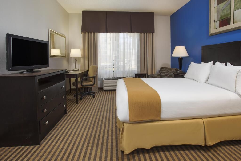 Sleep Inn & Suites thumbnail 2