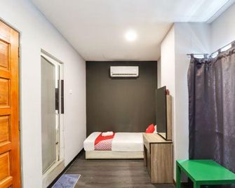 OYO 89381 Moonnight Hotel - Batu Caves - Ložnice