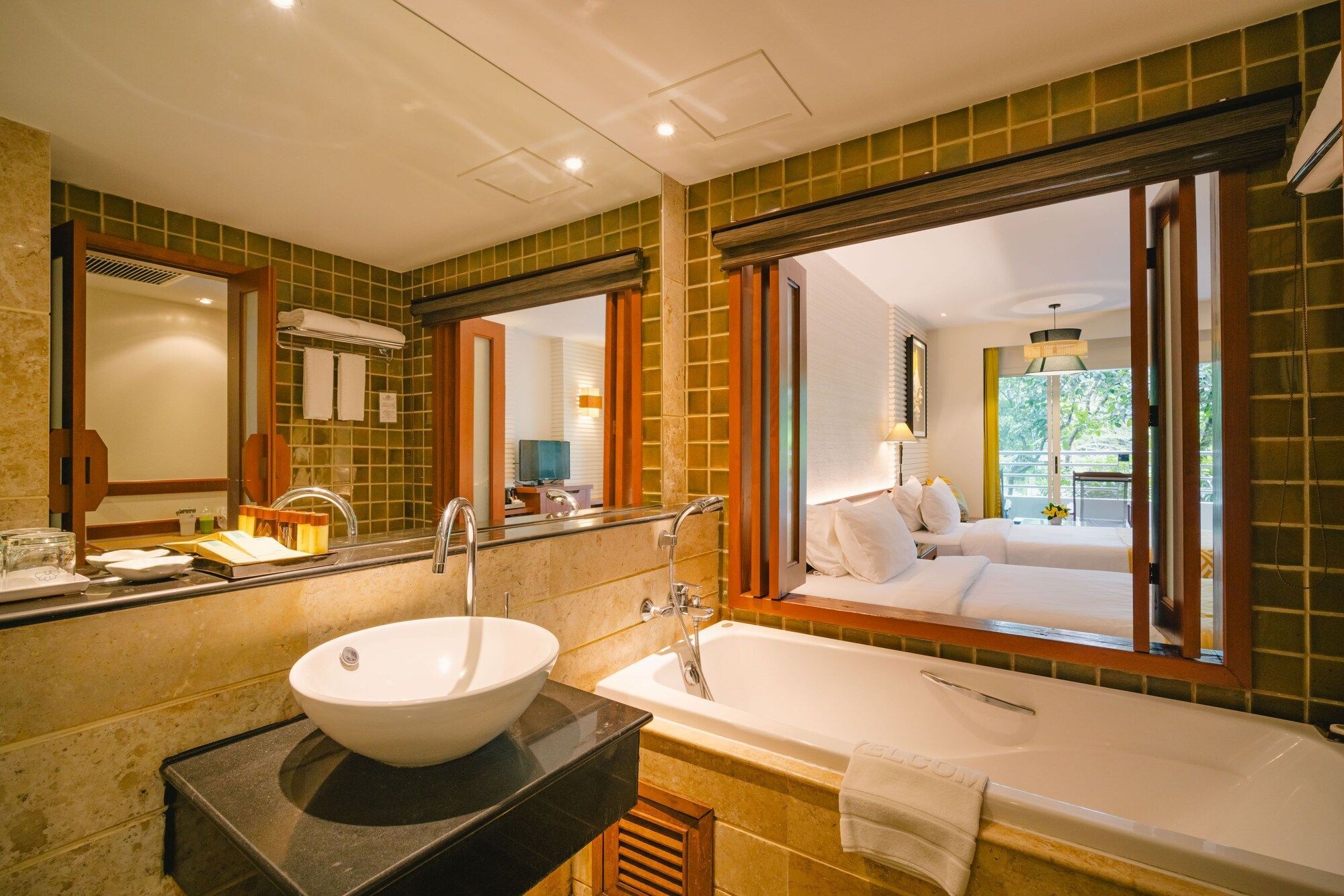 The Royal Paradise Hotel & Spa (Sha Plus+) - Patong - Badkamer