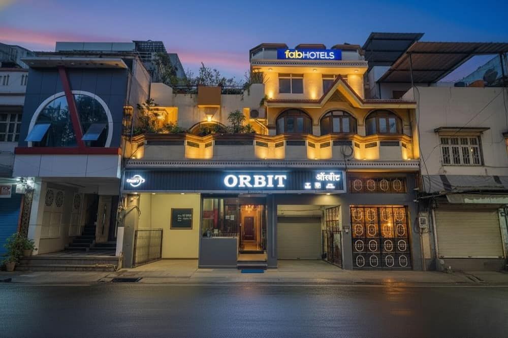 Fabhotel Orbit Homestay - אויאיין - בניין