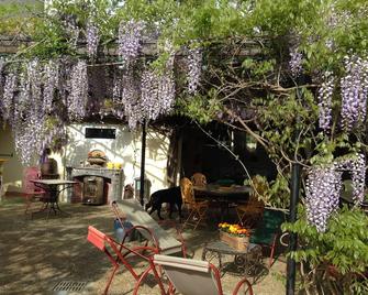 Les Jardins du Rebaut - Béziers - Innenhof