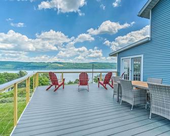 Watkins Glen Lakeview Cottage with Waterfall! - Watkins Glen - Balcony