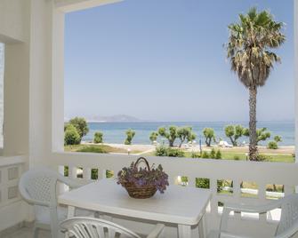 Byron Apartments - Tigaki - Balkón