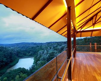 The Ibnii - Eco Luxury Resort - Madikeri - Balcón