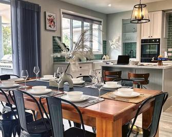 5BR, 3 toilets, 2 Baths - Exclusive Acreage Home - Muswellbrook - Essbereich