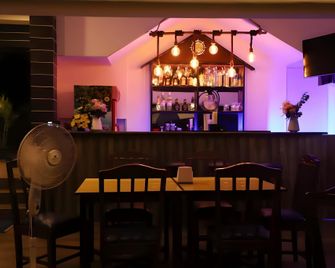 Royal Heritage Resort - קלנגוטה - בר