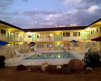 Motel 9 Las Cruces - Las Cruces - Πισίνα