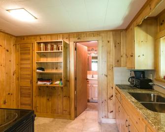 Best Sugarloaf View/Perfect for Skiers and bikers! - Carrabassett Valley - Kitchen