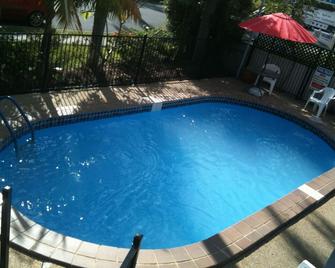 Coffs Shearwater Motel - Coffs Harbour - Piscina