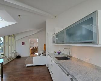 FeWo Havelpalais direkt am Wasser - Potsdam - Kitchen