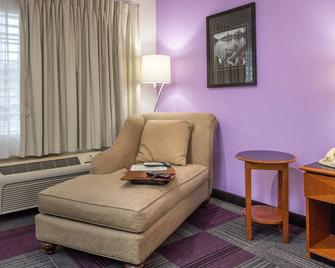Atherton Park Inn and Suites - Redwood City - Schlafzimmer