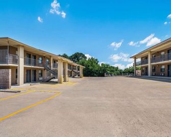 Quality Inn & Suites - Hot Springs - Bina