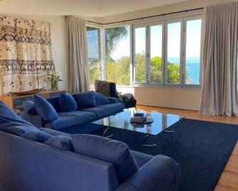 Stephens Bay Delight Kaiteriteri - Kaiteriteri - Living room