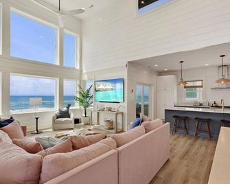 8910 - Aquasition - Hatteras - Salon