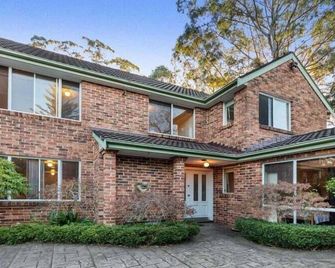 MetaWise Cozy Family Room3 in Shared Home Free Parking - Castle Hill - Building