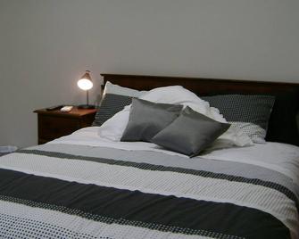 Ruby Rose - Cobden - Habitación