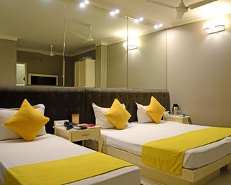 Hotel Ajanta - New Delhi - Bedroom