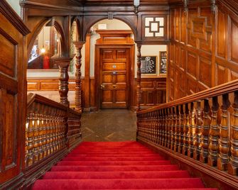 Palmers Lodge Swiss Cottage - Lontoo - Portaat