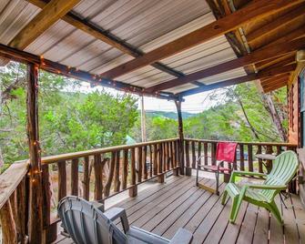 Cedar Falls Cabins #6 Hillside With View - Davis - Balcón