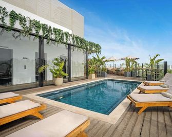 Radisson Hotel Casablanca Gauthier La Citadelle - Casablanca - Pool