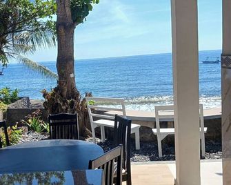 Kubutambahan/Hotel Tara Bar & Resto Air Sanih - Buleleng - Balcón