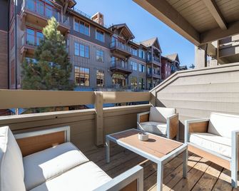 Flurry by AvantStay Tahoe Donner Home w Access to Northstar Resort Community - Truckee - Balkong