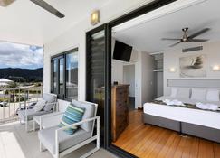 The Boathouse Apartments - Airlie Beach - Bedroom