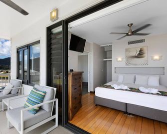 Mantra Boathouse Apartments - Airlie Beach - Bedroom