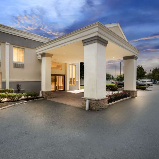 Building view of Quality Inn