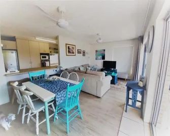 Moondara Unit 2 21 Bulcock Beach Esplanade Bulcock Beach - Caloundra - Sala de jantar
