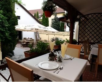 Park Hotel Minaret - Eger - Restaurante