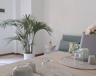 Dream Room Apartment - Illasi - Sala pranzo