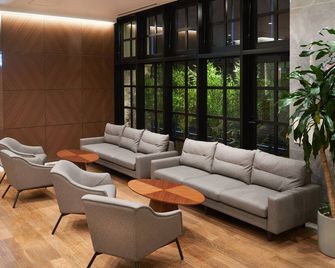 Travelodge Honmachi Osaka - Osaka - Lounge