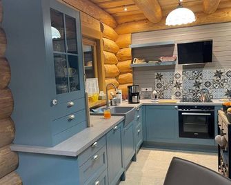 Chalet 'Reimers 2a' with Mountain View, Private Terrace & Wi-Fi - Hochrindl - Cuisine