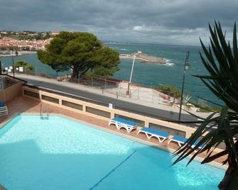 location vue mer du samedi au samedi, clim, parking, piscine, plage - Collioure - Piscine