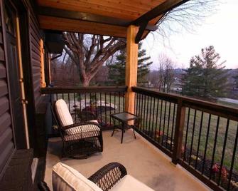 Terrace Farmhouse - Chillicothe, Oh - Chillicothe - Balkón
