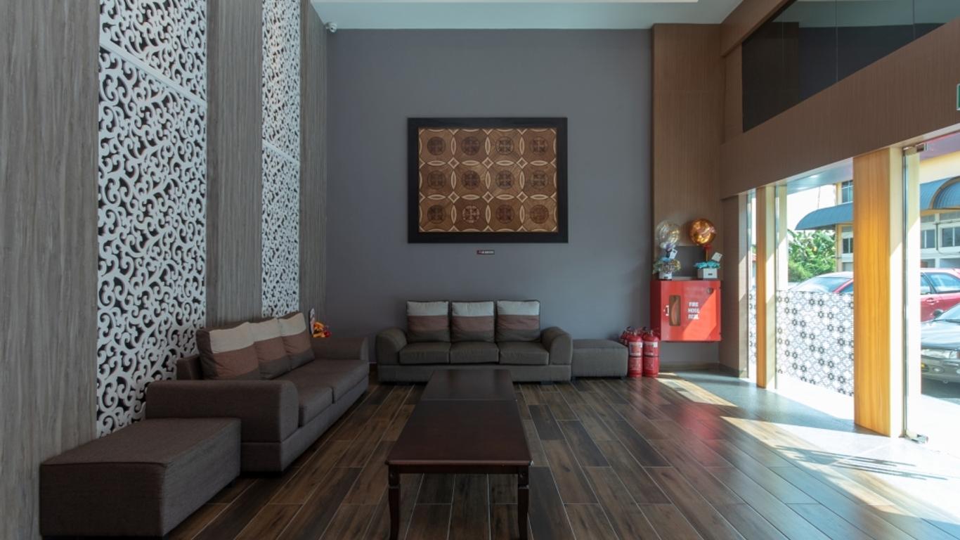 OYO 89375 Regent Hotel