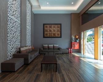 OYO 89375 Regent Hotel - Keningau - Lobby