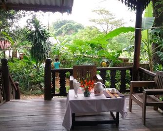 Prince Hotel - Mrauk-oo - Building